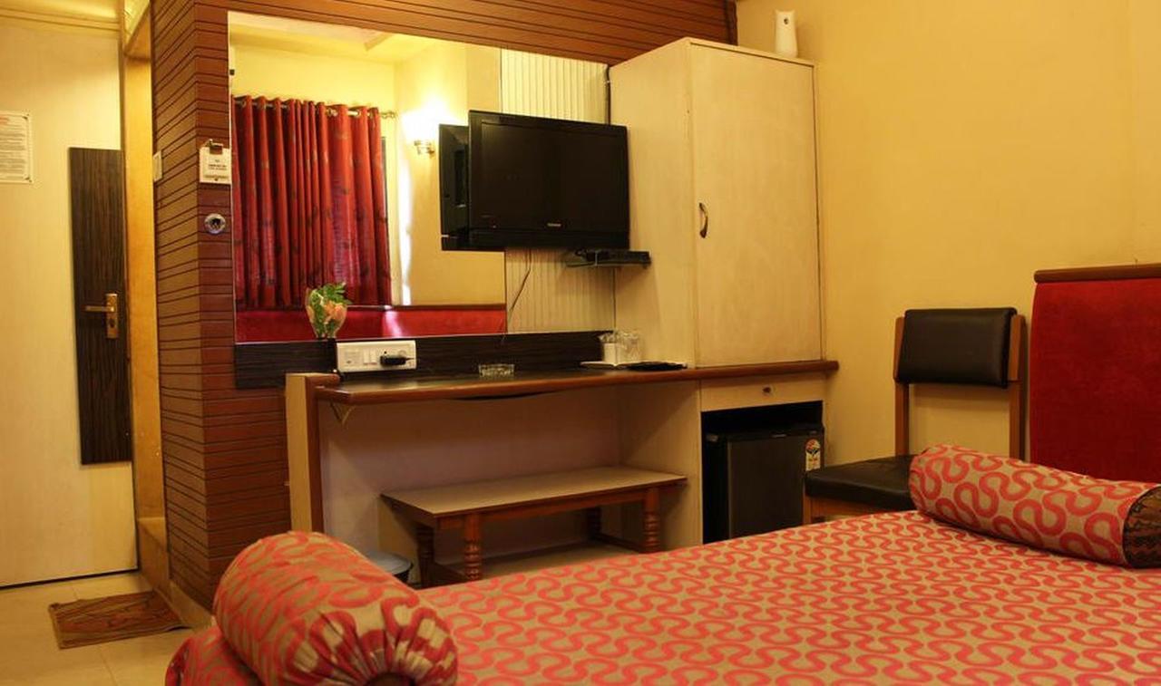 Hotel Siddhartha Mumbai Exterior foto